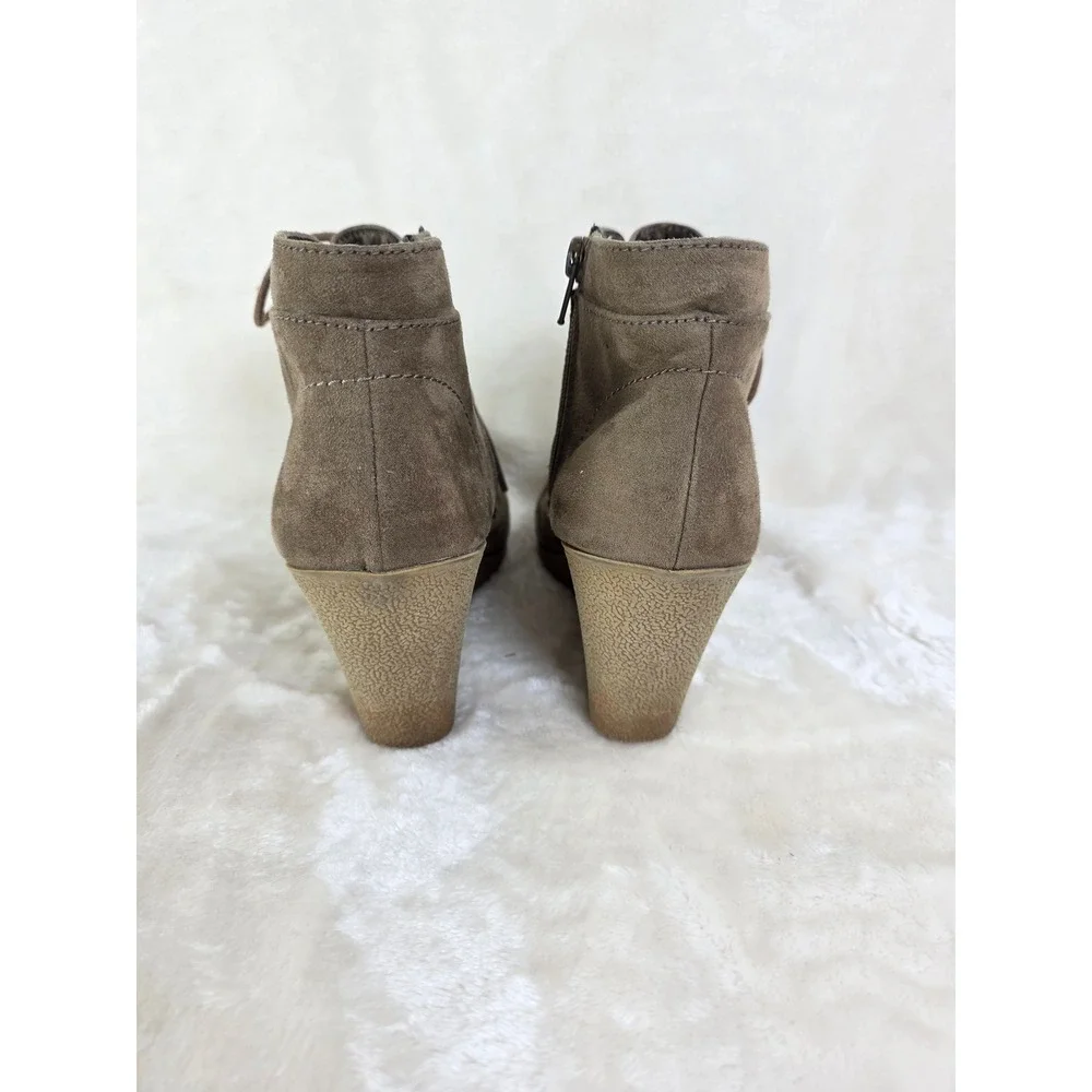 Maurices Women's Brown Suede Lace Up Wedge Ankle Boots‎ Size 9